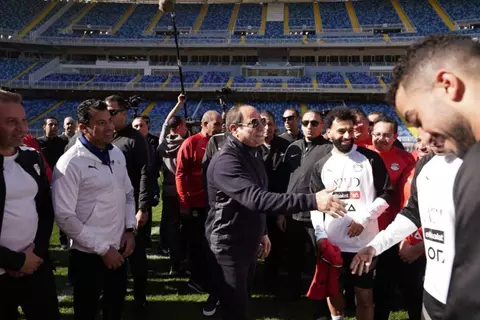 السيسي: هل مصر لا تمتلك 6 آلاف لاعب كرة مثل صلاح؟